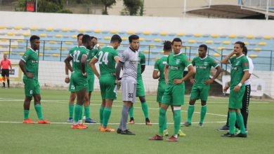 Photo of لاعب دولي سابق يحجز على حافلة فريق بارز