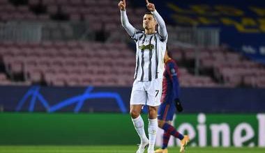Photo of رونالدو: يشرفني أن أكون جزءا من أفضل تشكيلة في التاريخ