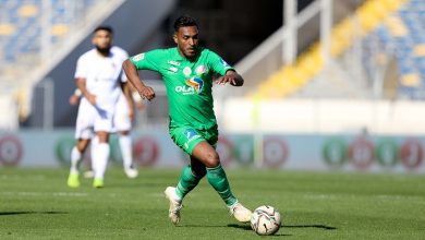 Photo of الورفلي لن يغادر الرجاء إلى ليبيا
