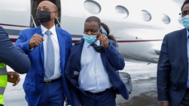 Photo of موتسيبي يصل إلى البنين لمتابعة نهائي الكاف بين الرجاء والشبيبة