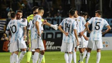 Photo of فيديو.. الأرجنتين يهزم أوروغواي بهدف عالمي ويضع قدما في مونديال قطر