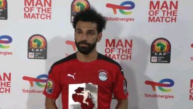 Photo of محمد صلاح يتوج بجائزة أفضل لاعب في مباراة مصر والمغرب