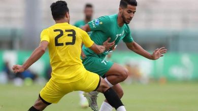 Photo of الرجاء يحسم الجدل ويقرر تسريح لاعبه الجزائري