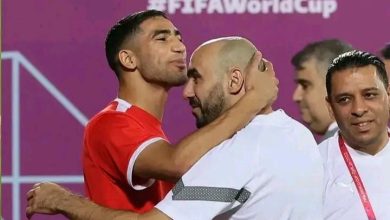 Photo of الركراكي عن دموع حكيمي: هو عاطفي للغاية ويحب المغرب والمنتخب الوطني