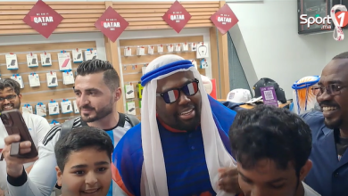 Photo of فيديو..المشجع “المنحوس” يختار تشجيع فرنسا وتهافت كبير لجماهير الأرجنتين على التقاط صور معه