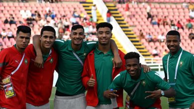 Photo of فيديو.. لاعبو المنتخب الأولمبي يتفقدون أرضية الملعب قبل مواجهة مصر