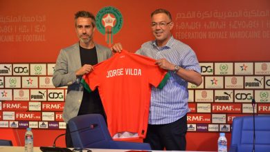 Photo of لقجع يقدم رودريغيز بقميص المغرب