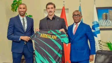 Photo of وادو تضامنا مع الركراكي: الذين لقّبوك بالفارس هم نفسهم يبصقون سمومهم اليوم.. القافلة تسير والكلاب تنبح