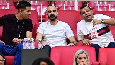 Photo of الركراكي وبنمحمود يحضران مباراة الوحدة والحزم