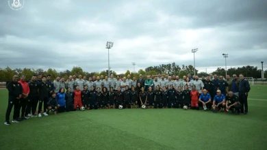 Photo of زيارة خاصة من الإدارة التقنية واللاعبين الدوليين السابقين لمركز تكوين الجيش الملكي