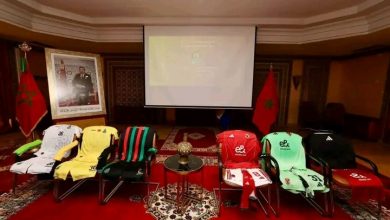 Photo of الجيش الملكي يختار لون قميصه الرسمي أمام الأهلي